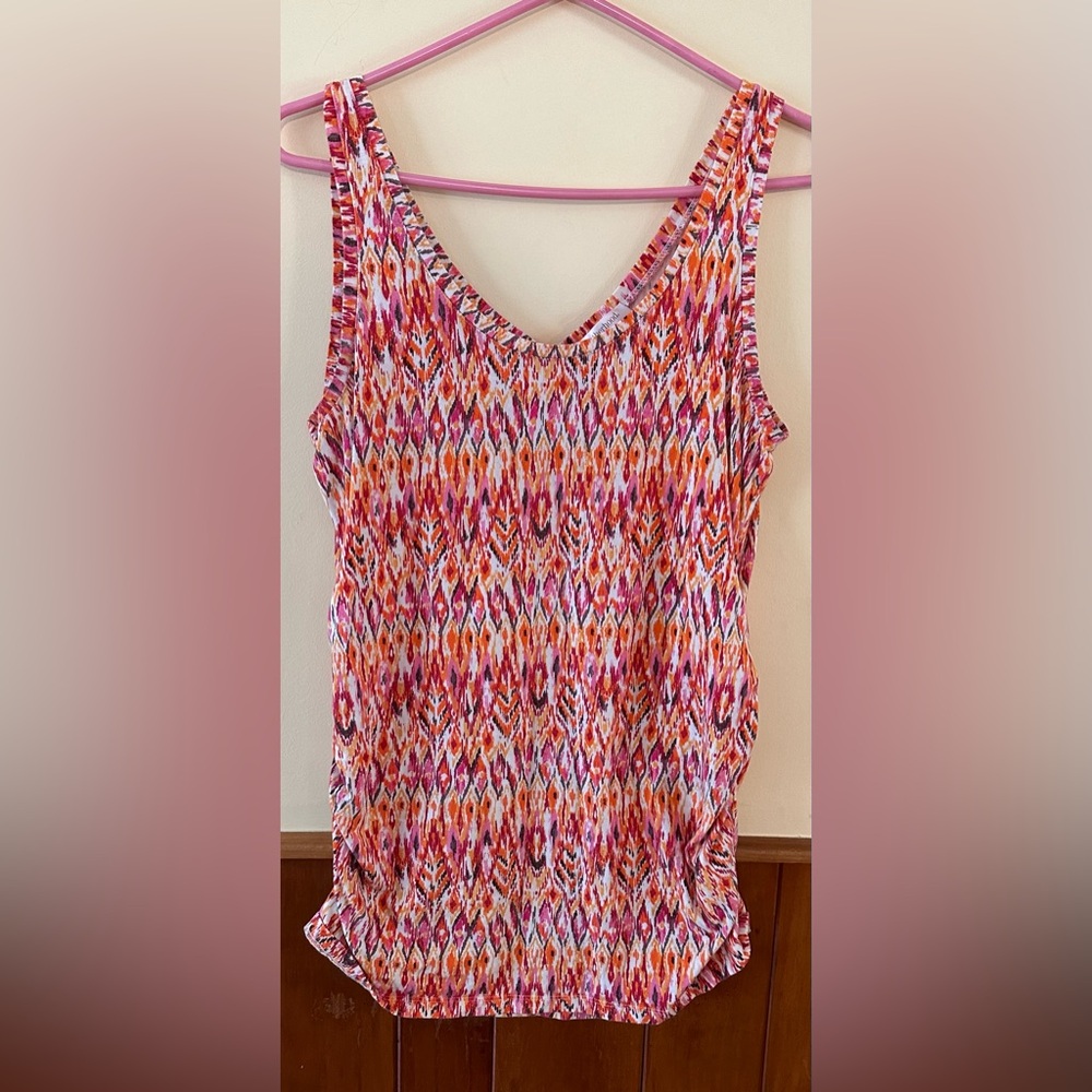 Motherhood Maternity size LARGE, sleeveless size v-neck maternity top.